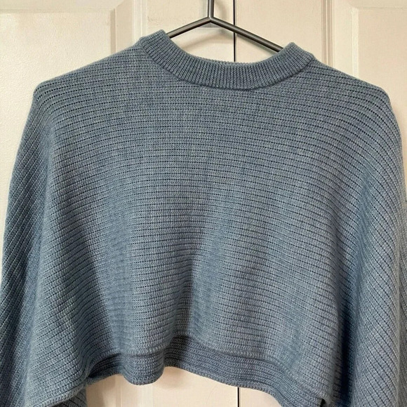 Aritzia Wilfred Free Lolan 100% Merino Wool Blue batwing  Sleeve Cropped Sweater - Picture 4 of 11